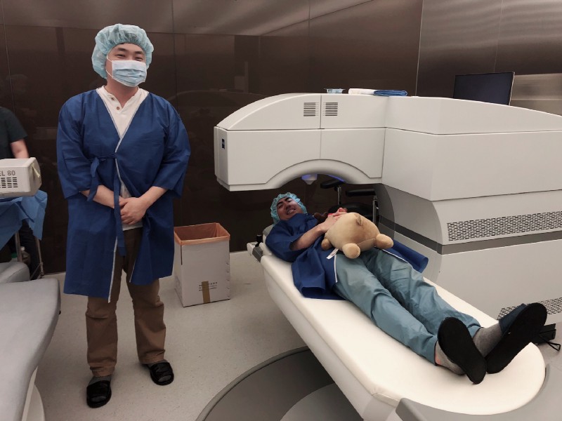 Two men in operating room waiting for SMILE eye surgery